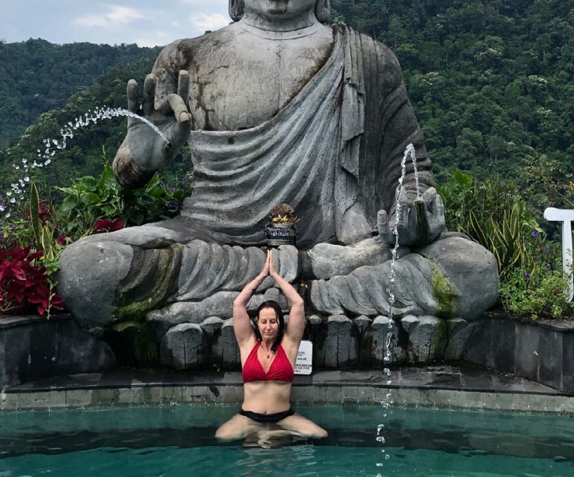 emma on bali doing the meditation
